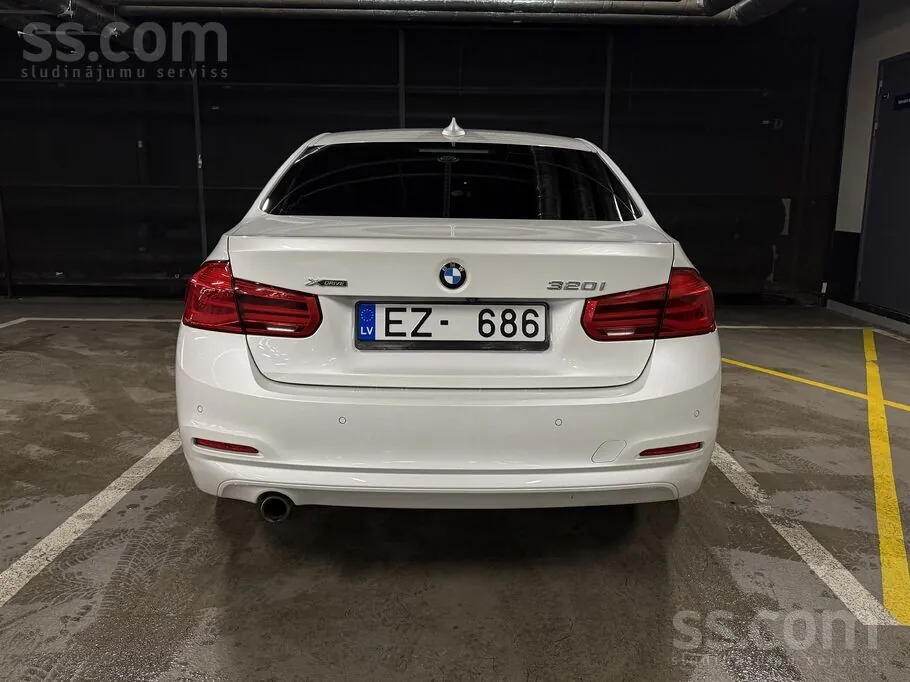 BMW 320I 2018 photo 3