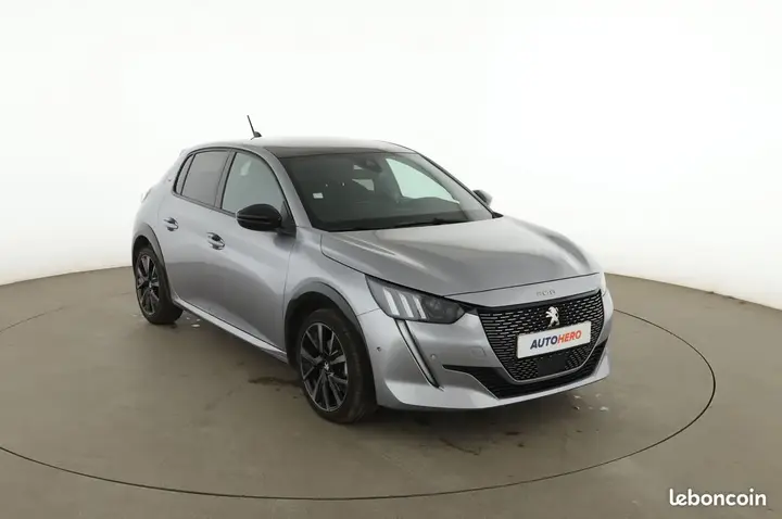 Peugeot 208 2022 photo 4