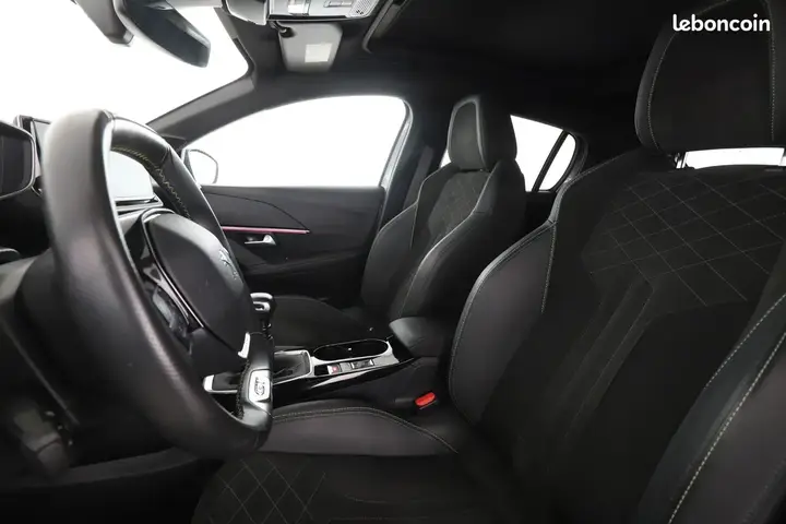 Peugeot 208 2022 photo 5