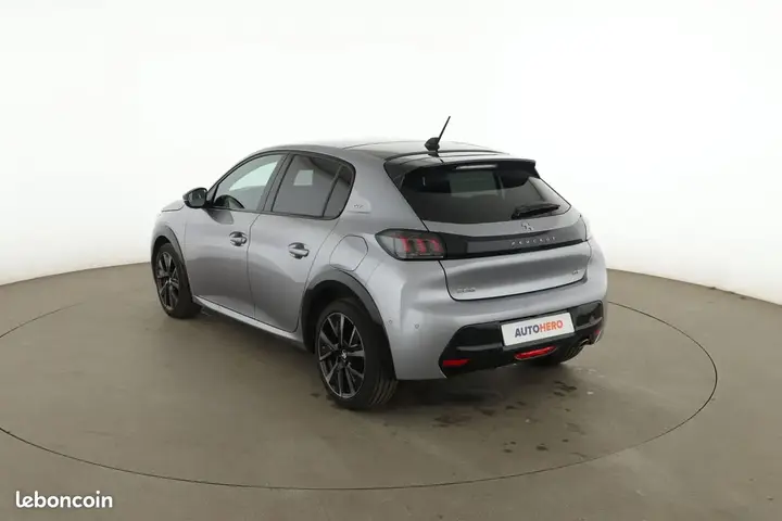Peugeot 208 2022 photo 2