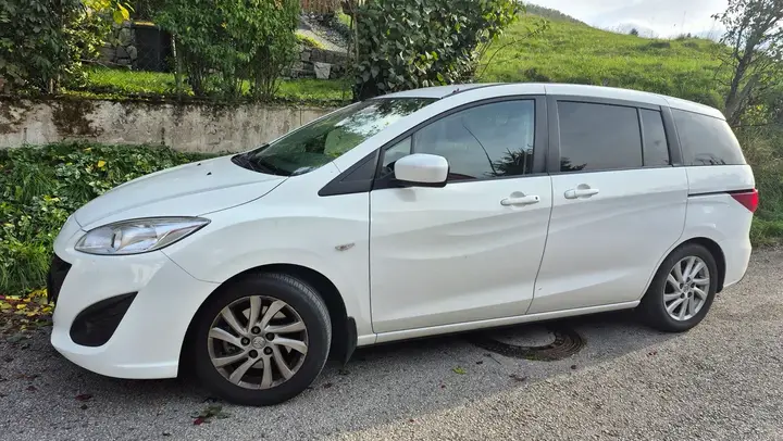 Mazda Mazda5 2011 photo 2