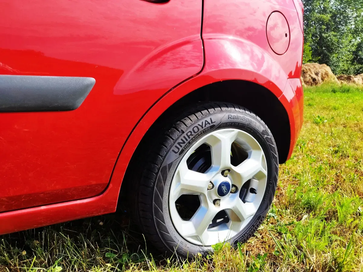 Ford Fiesta 2005 photo 3
