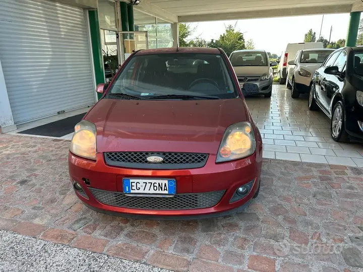 Ford Fiesta 2006 photo 2