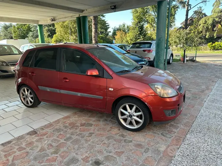 Ford Fiesta 2006 photo 4