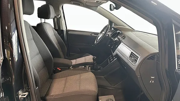 Volkswagen Touran 2017 photo 3