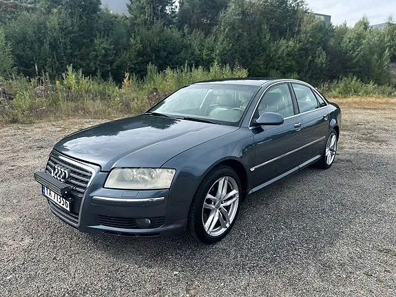 Audi A8 2003 photo 2