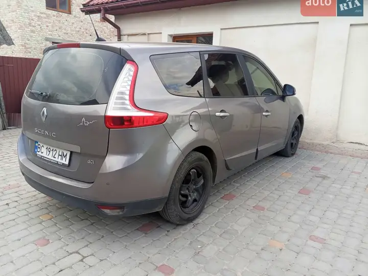Renault Grand Scenic 2011 photo 4