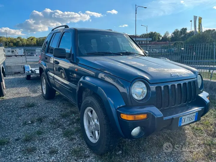 Jeep Cherokee 2004 photo 3