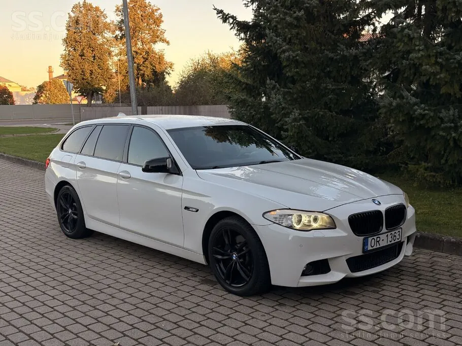 BMW 5 Series 2011 photo 2