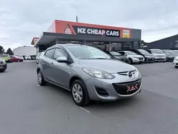 Mazda Demio 2013 photo 2
