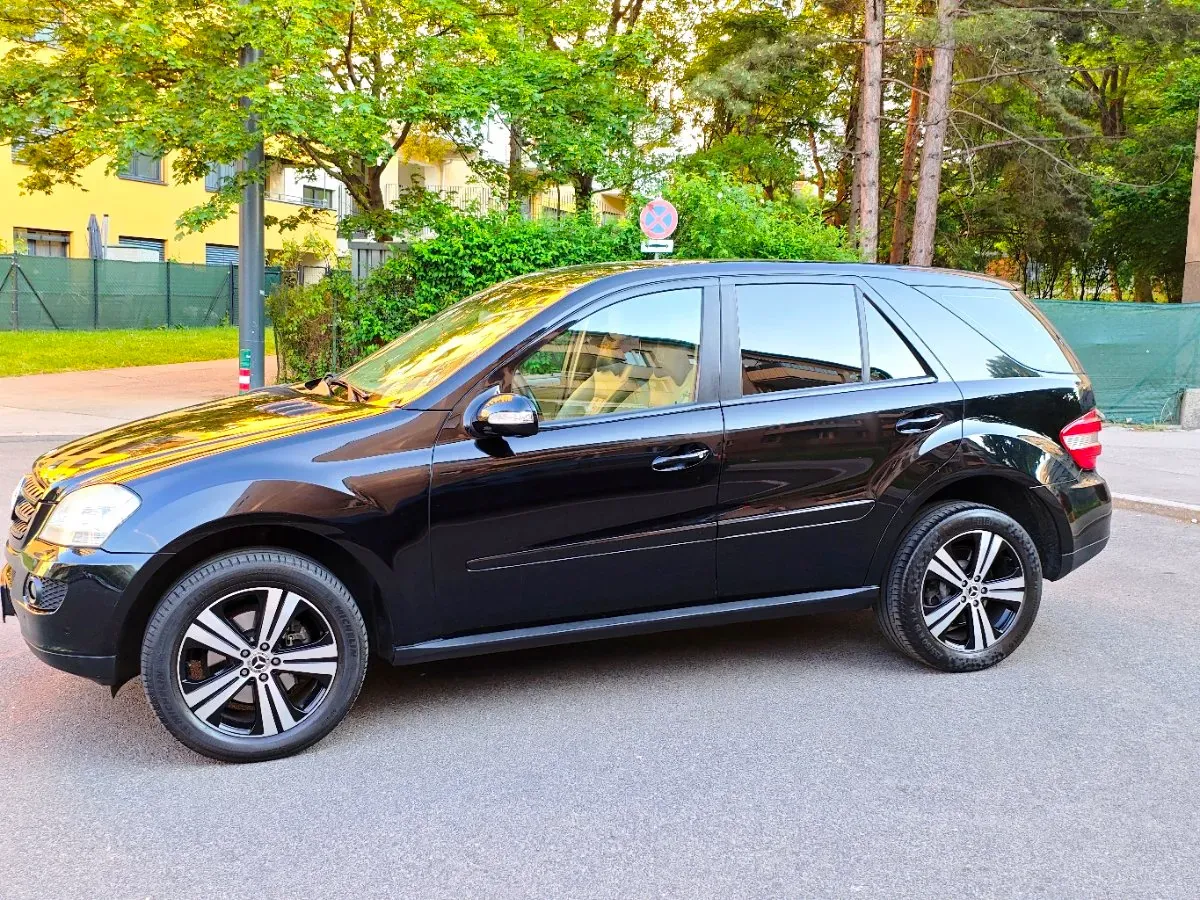 Mercedes-Benz M-Class 2008 photo 2