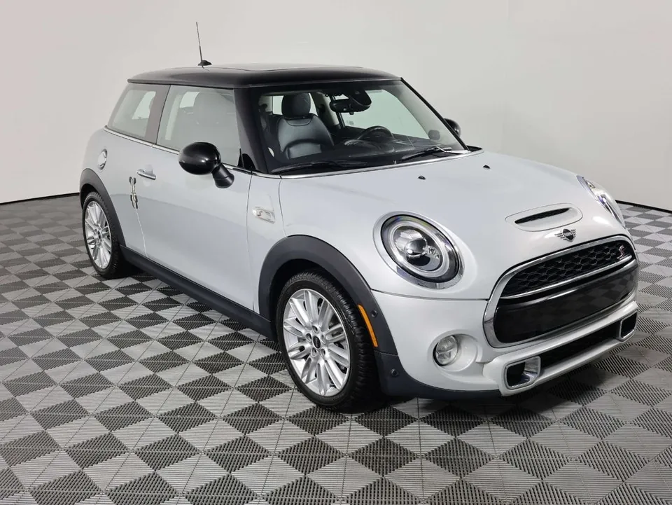 Mini 3 Door Cooper S 2019 photo 3