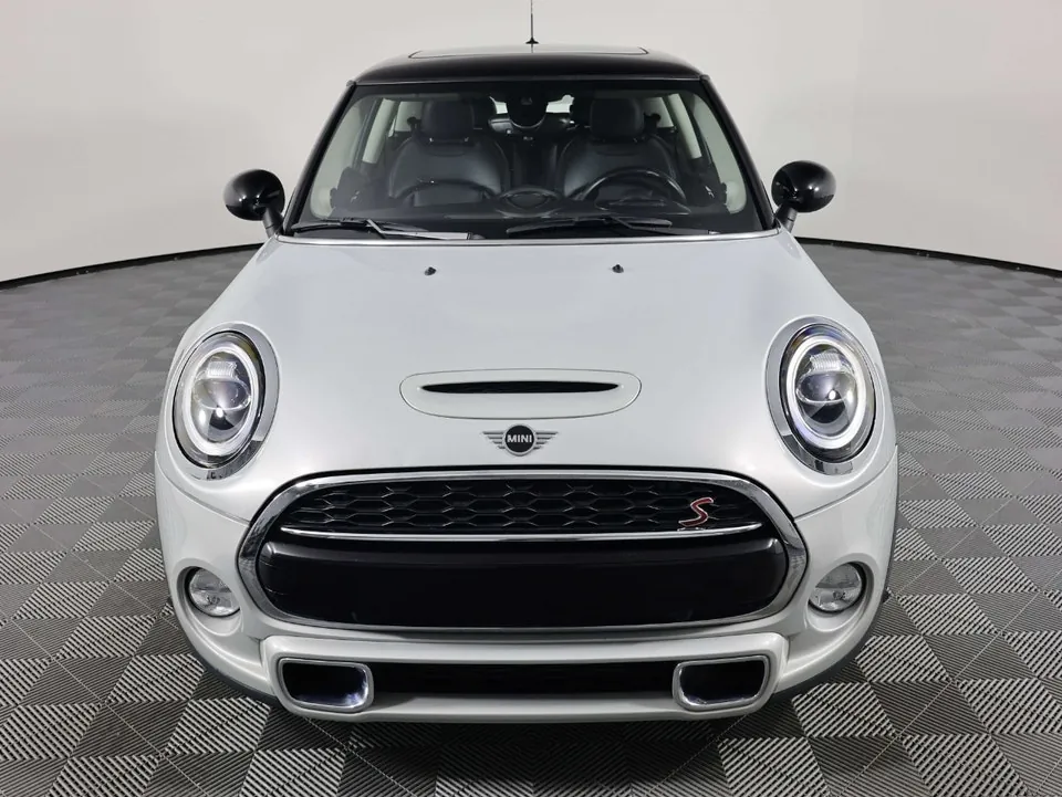 Mini 3 Door Cooper S 2019 photo 2