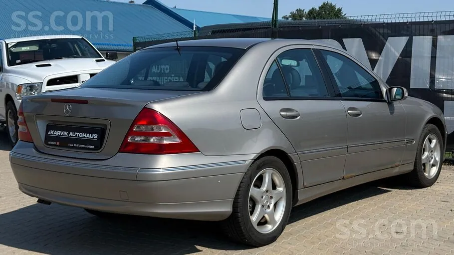 Mercedes-Benz C200 2004 photo 4