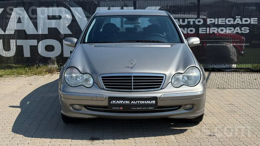 Mercedes-Benz C200