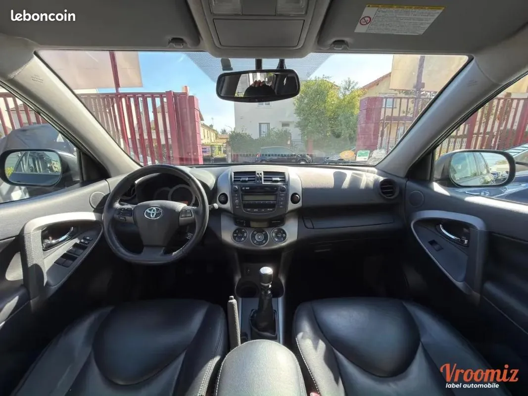 Toyota Rav4 2010 photo 3