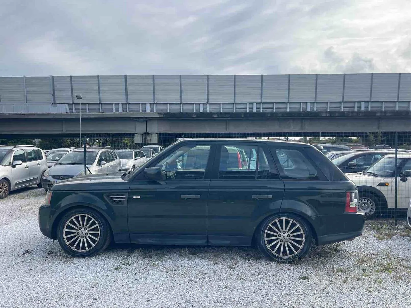 Land Rover Range Rover Sport 2010 photo 3
