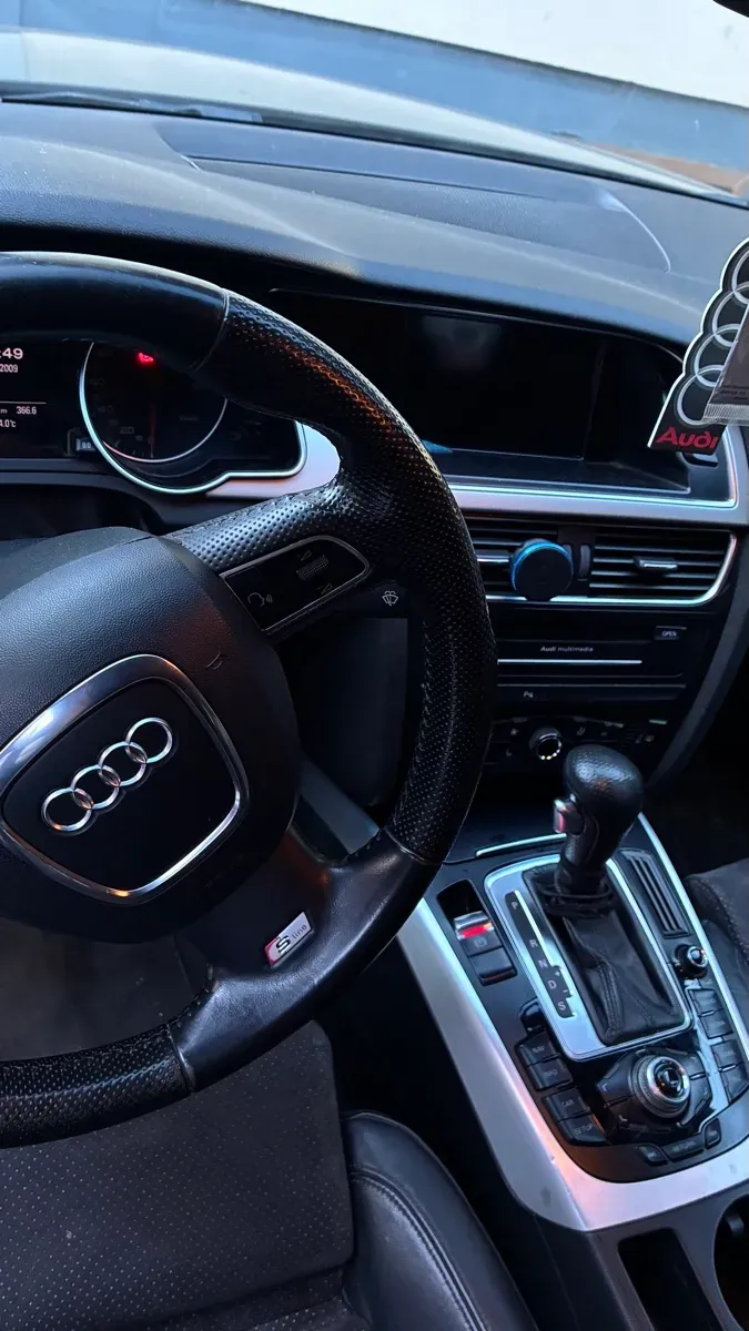 Audi A5 2010 photo 2