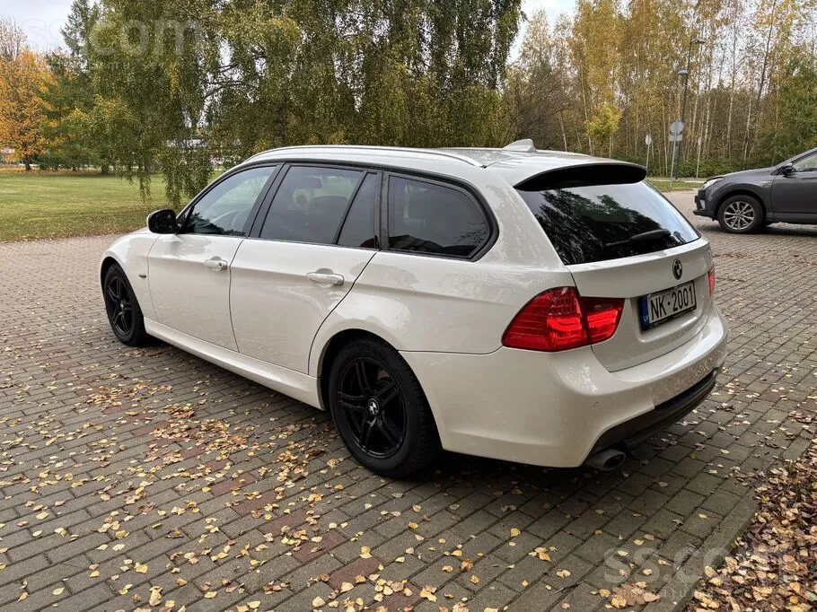 BMW 320D 2010 photo 5