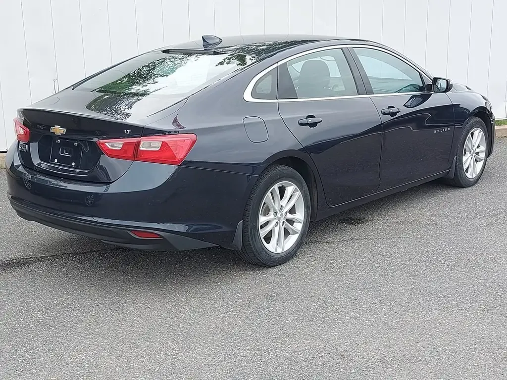Chevrolet Malibu 2017 photo 3