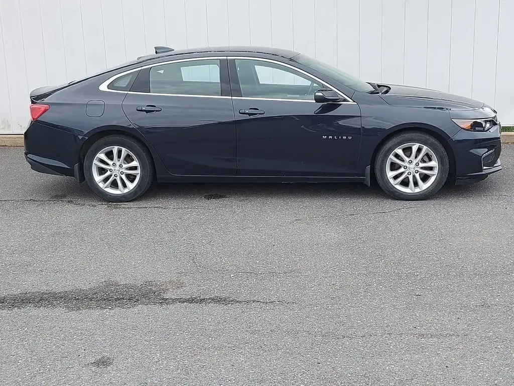 Chevrolet Malibu 2017 photo 2