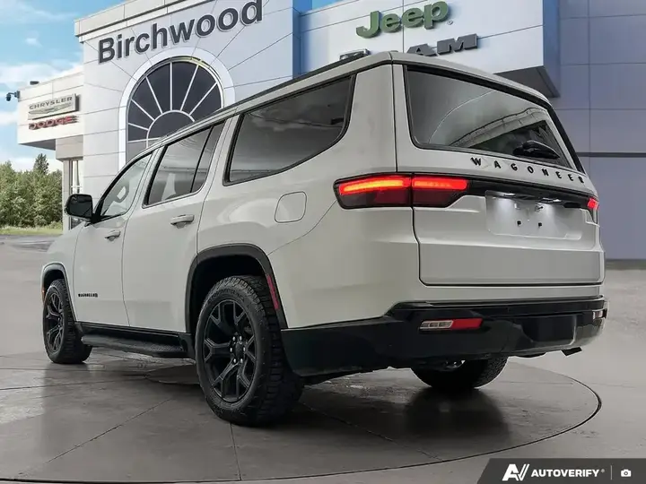 Jeep Wagoneer 2024 photo 5