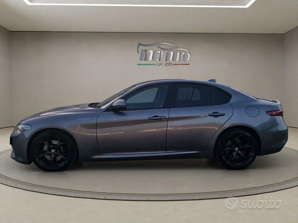 Alfa Romeo Giulia 2017 photo 2
