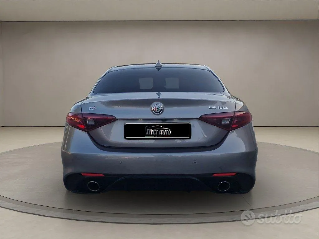 Alfa Romeo Giulia 2017 photo 4