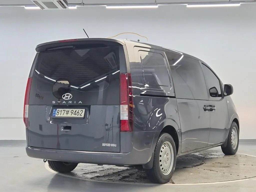 Hyundai Staria 2022 photo 3