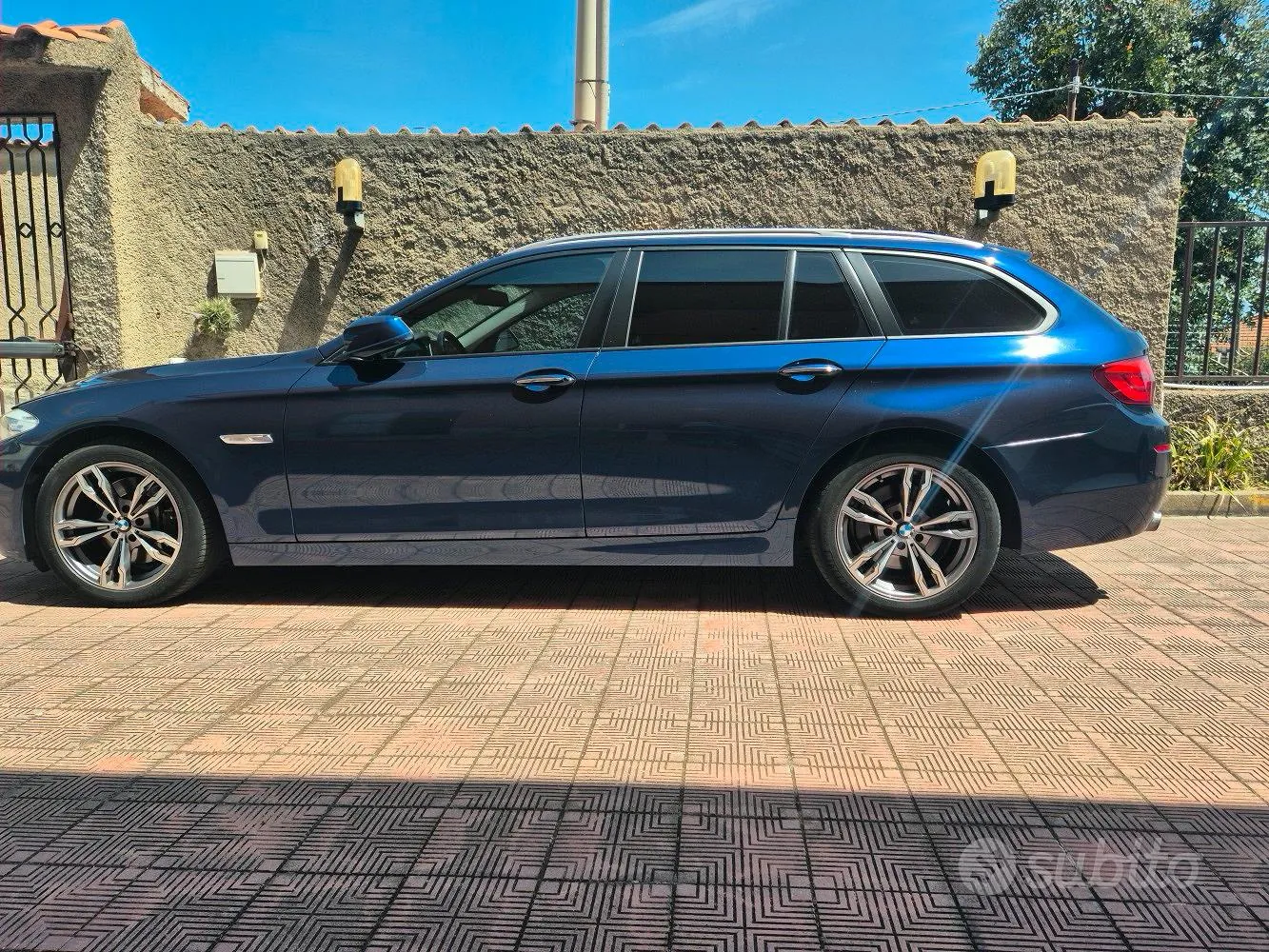 BMW 530D 2011 photo 2