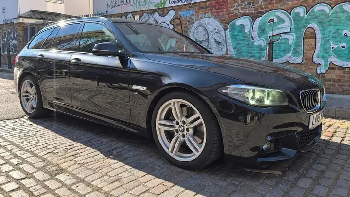 BMW 5 Series 2015 photo 2