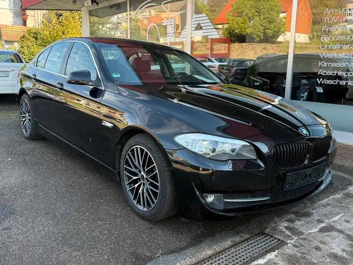 BMW 523I
