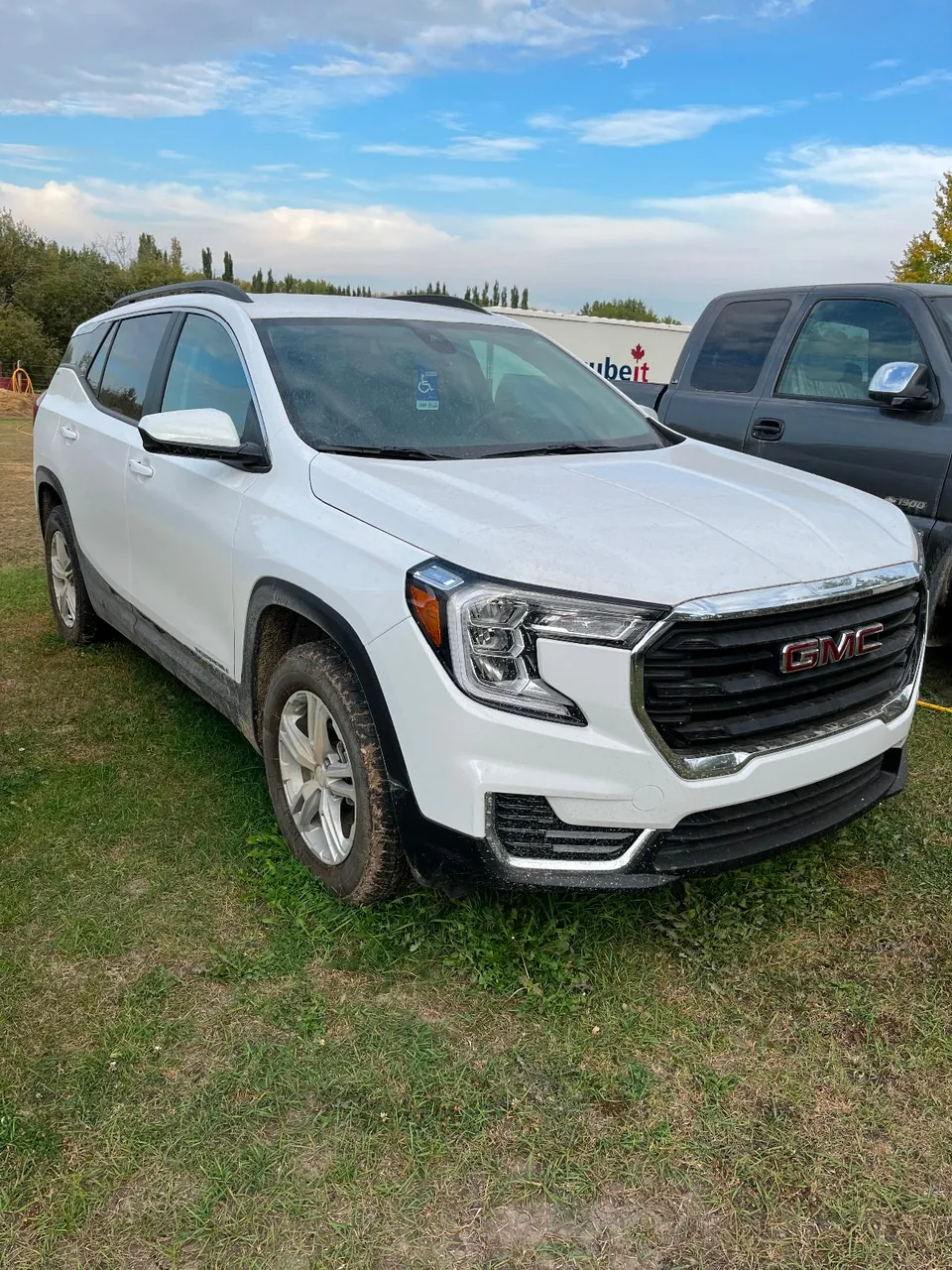 GMC Terrain 2024 photo 2