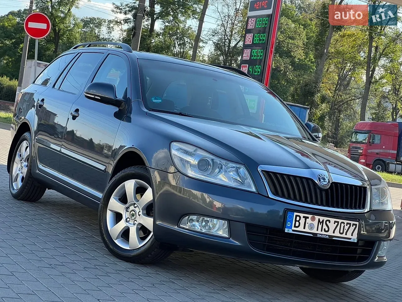 Skoda Octavia 2010 photo 2