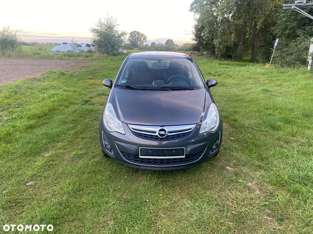 Opel Corsa 2013 photo 2