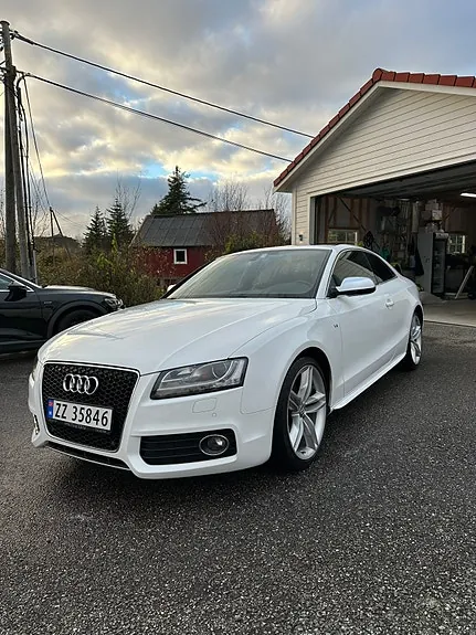 Audi S5 2011 photo 2