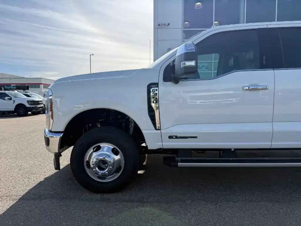 Ford F350 2026 photo 3