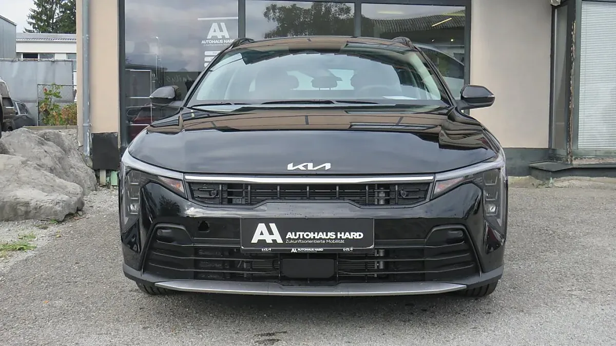 Kia K4 photo 2