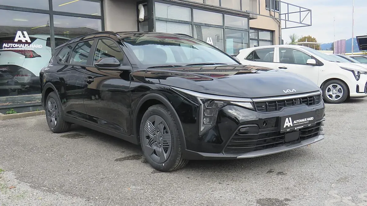 Kia K4 photo 3