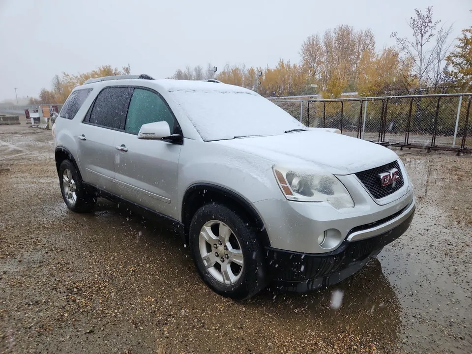 GMC Acadia 2011 photo 3
