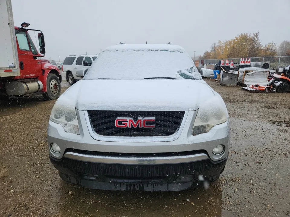 GMC Acadia 2011 photo 2