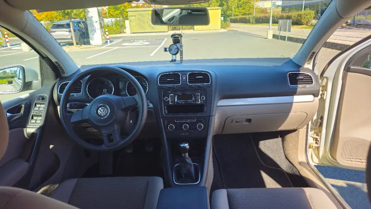 Volkswagen Golf 2011 photo 3