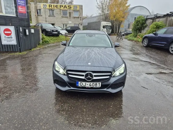 Mercedes-Benz C350 E 2015 photo 3