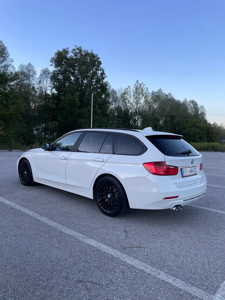 BMW 3 Series 2012 photo 3