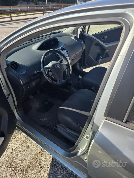 Toyota Yaris 2006 photo 3