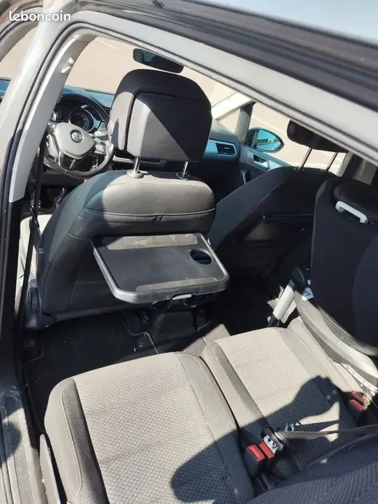 Volkswagen Touran 2016 photo 2