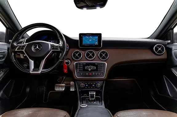 Mercedes-Benz A45 2015 photo 4