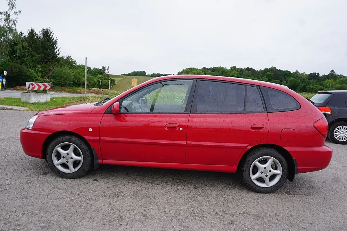 Kia Rio 2004 photo 3