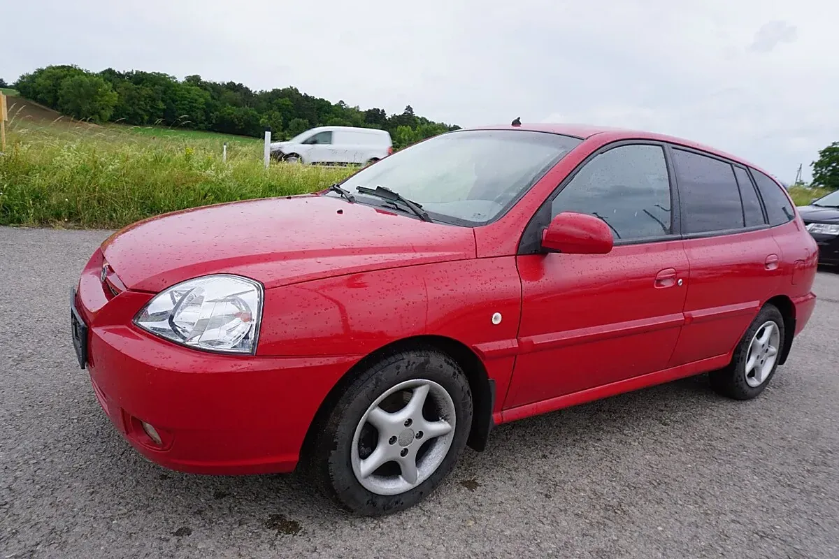 Kia Rio 2004 photo 2