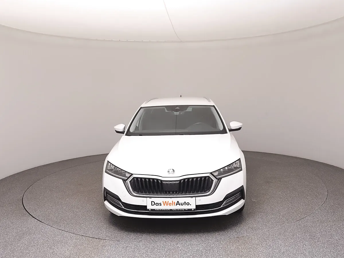 Skoda Octavia 2023 photo 3